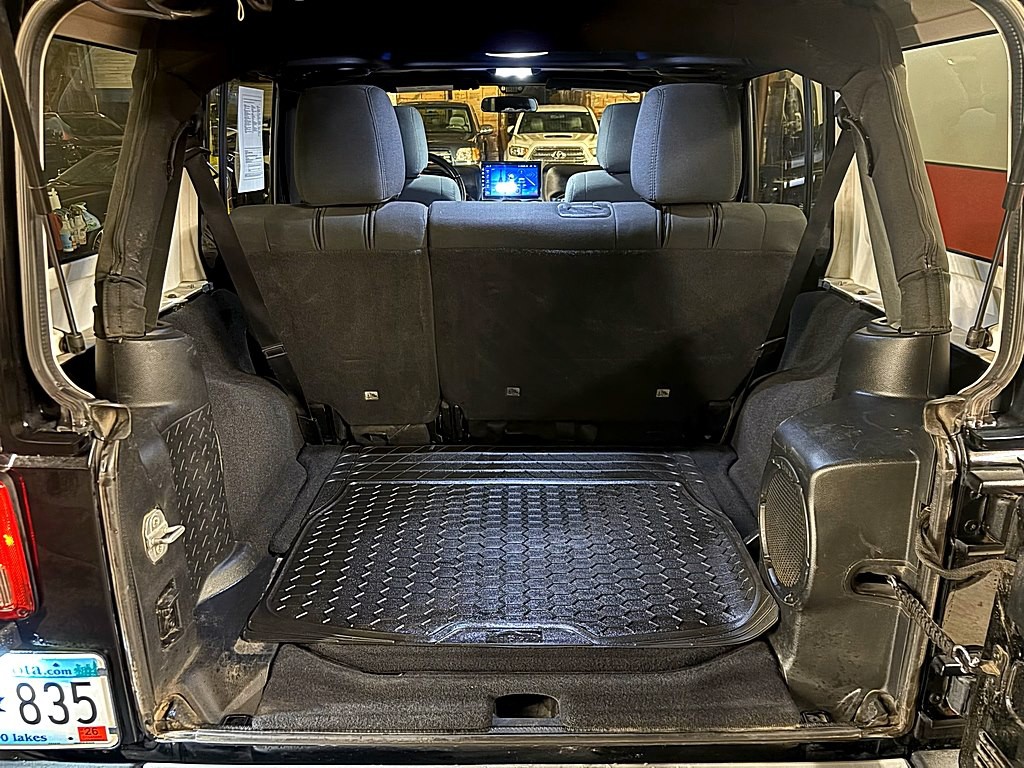 2012 Jeep Wrangler Unlimited Image 23