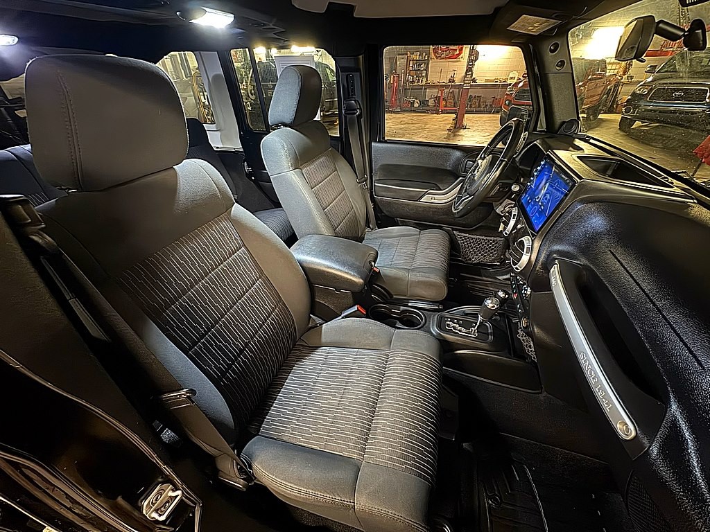 2012 Jeep Wrangler Unlimited Image 25