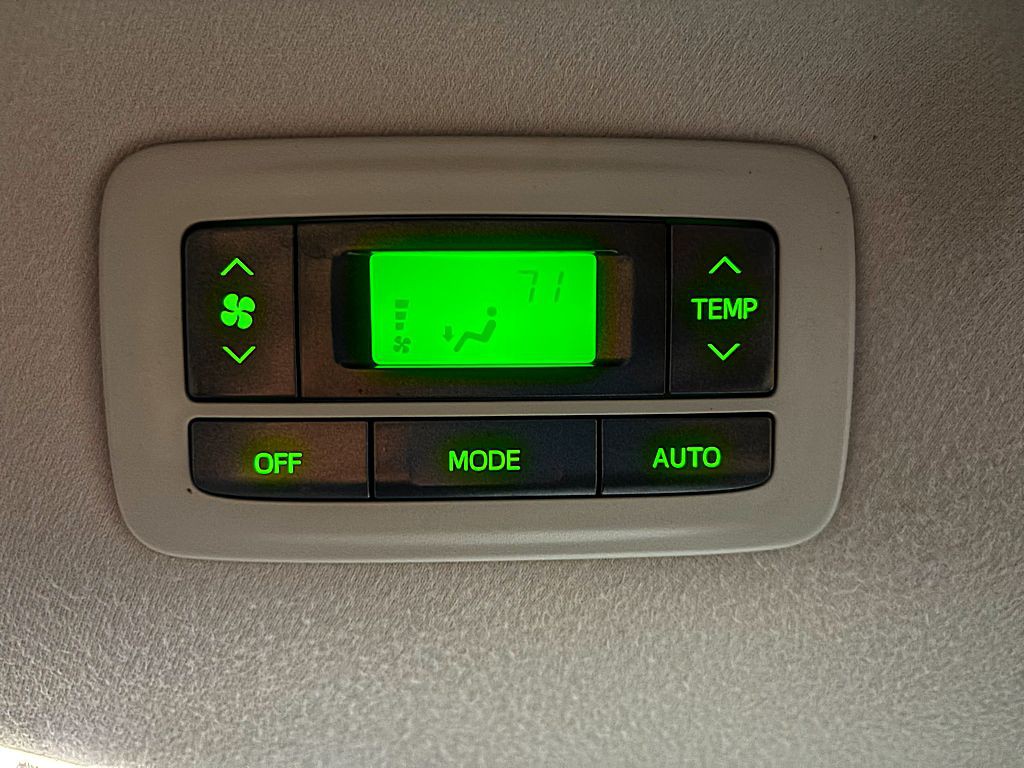 2014 Toyota Sienna Image 20