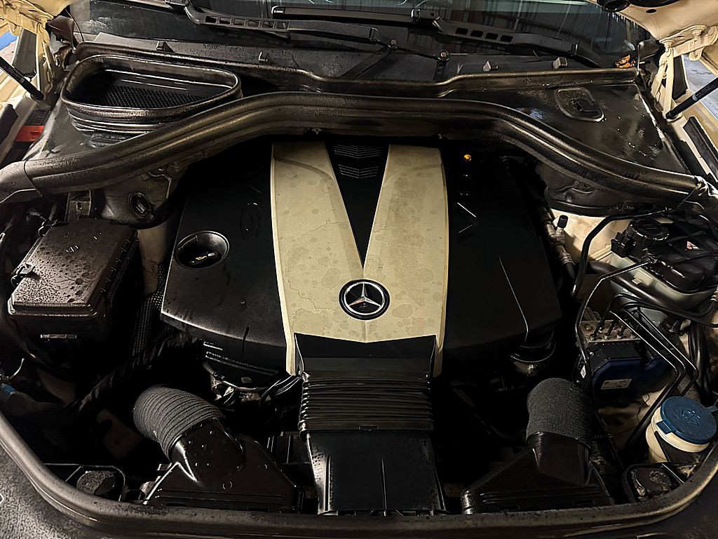 2012 Mercedes-Benz M-Class Image 2