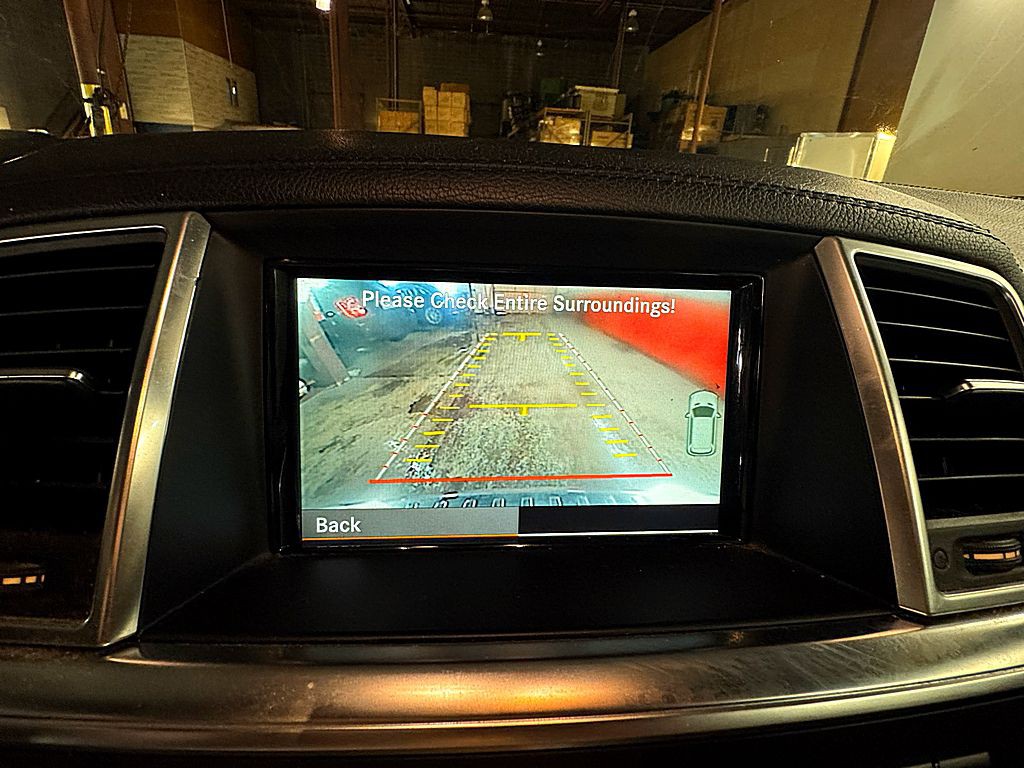 2012 Mercedes-Benz M-Class Image 16