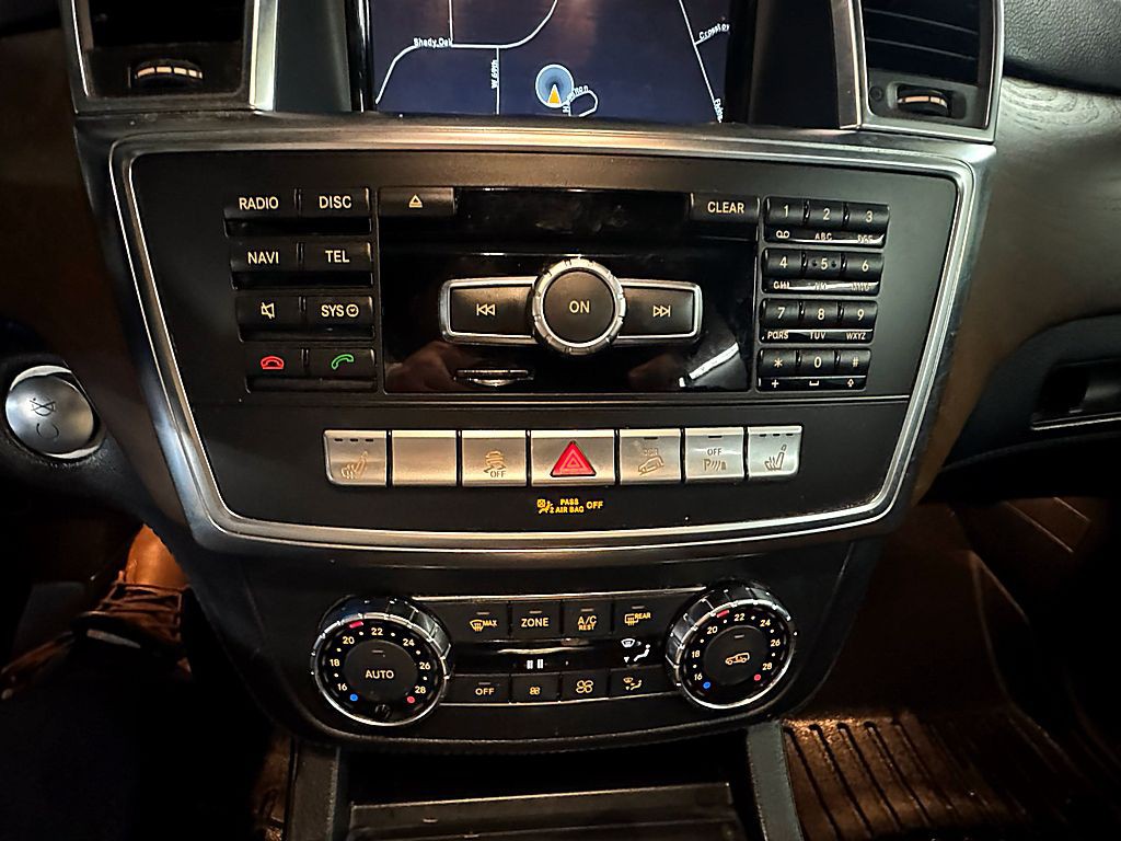 2012 Mercedes-Benz M-Class Image 17