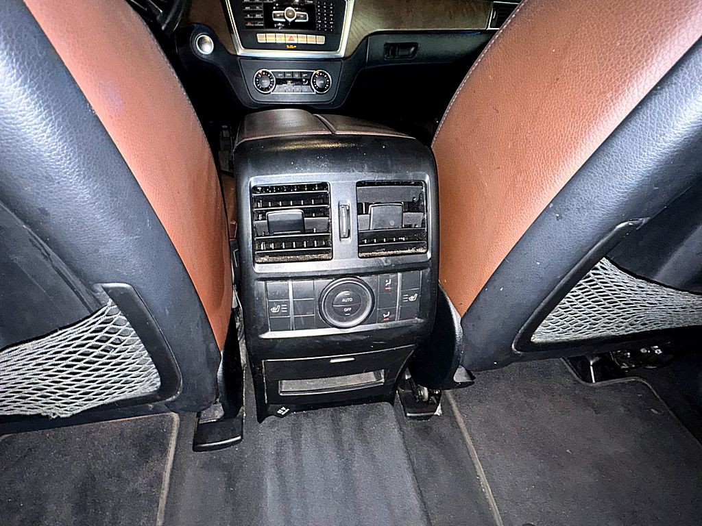 2012 Mercedes-Benz M-Class Image 20