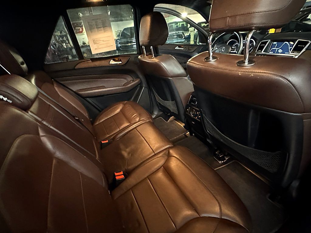 2012 Mercedes-Benz M-Class Image 23