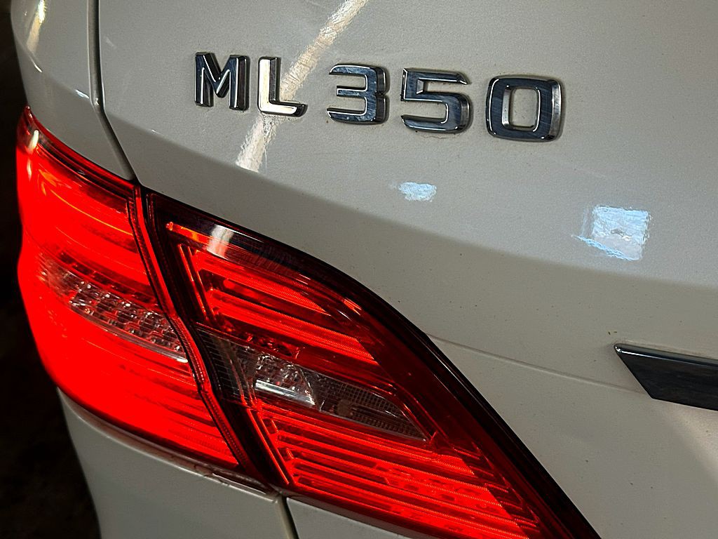 2012 Mercedes-Benz M-Class Image 32