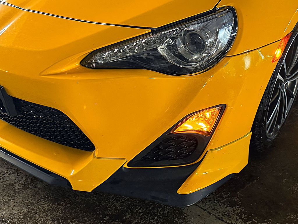 2015 Scion FR-S Image 27