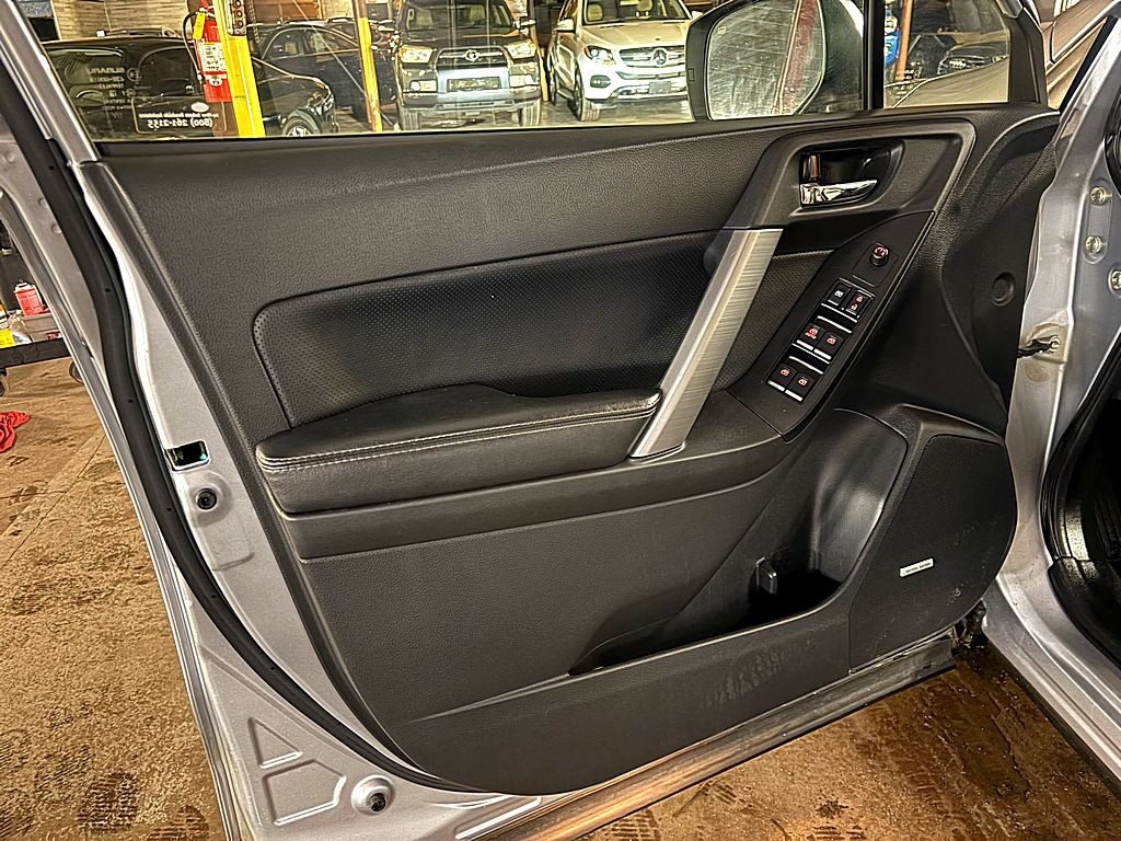 2016 Subaru Forester Image 21