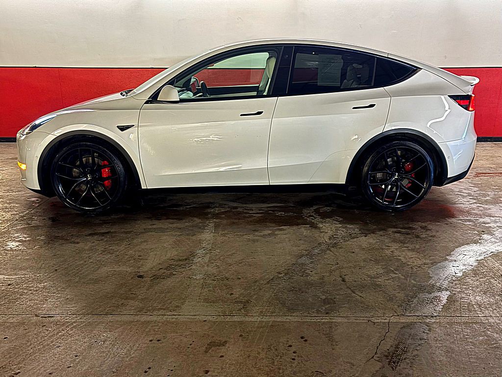 2021 Tesla Model Y Image 3
