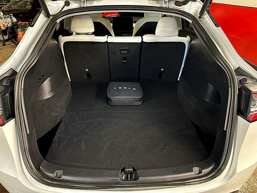 2021 Tesla Model Y Image 21