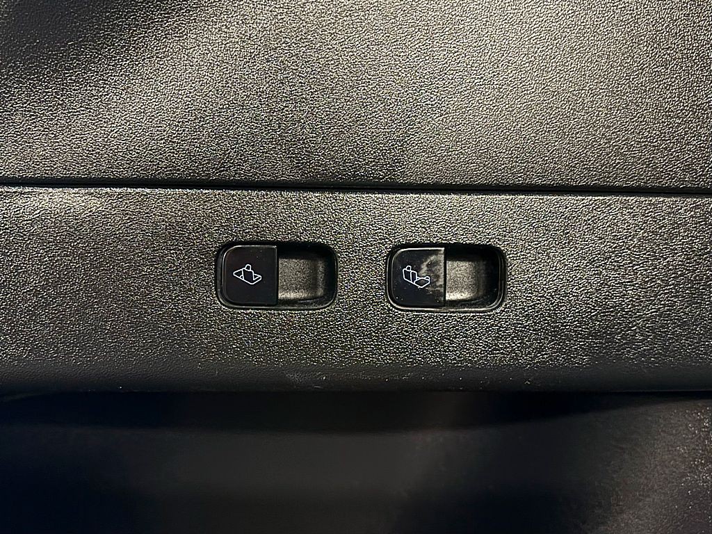 2021 Tesla Model Y Image 22