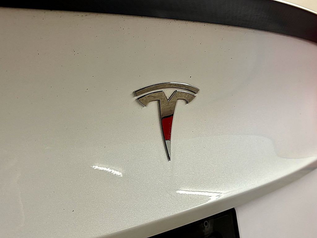 2021 Tesla Model Y Image 27