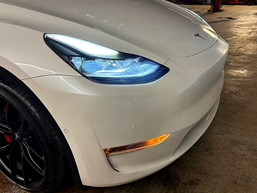 2021 Tesla Model Y Image 28