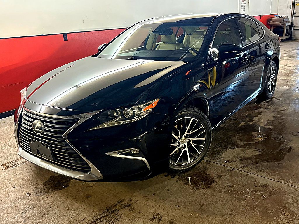 2016 Lexus ES Image 1