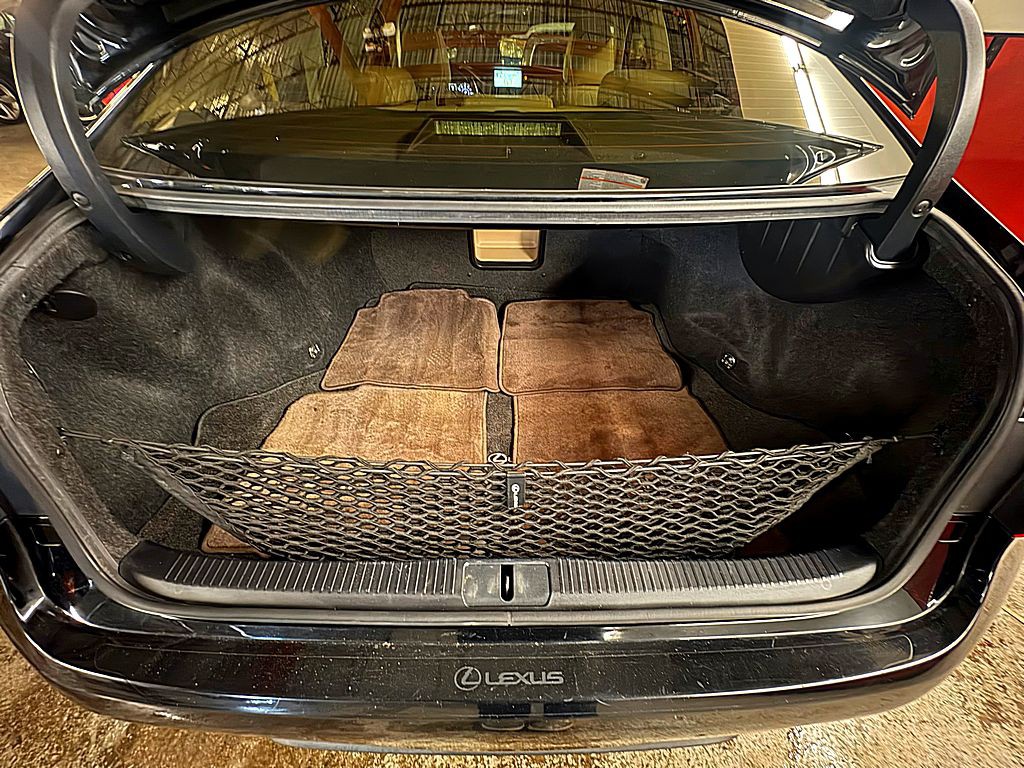 2016 Lexus ES Image 24