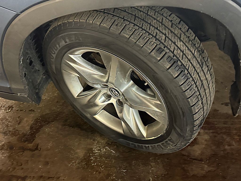 2016 Toyota Highlander Image 3