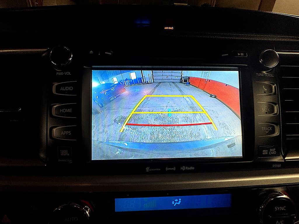 2016 Toyota Highlander Image 15