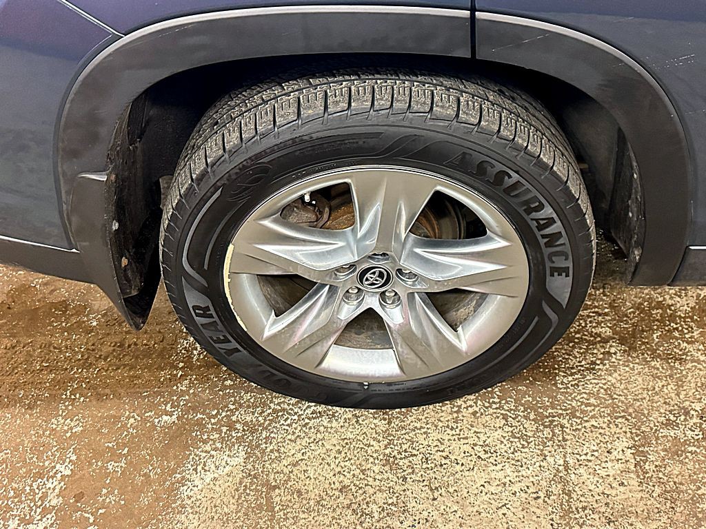 2016 Toyota Highlander Image 26