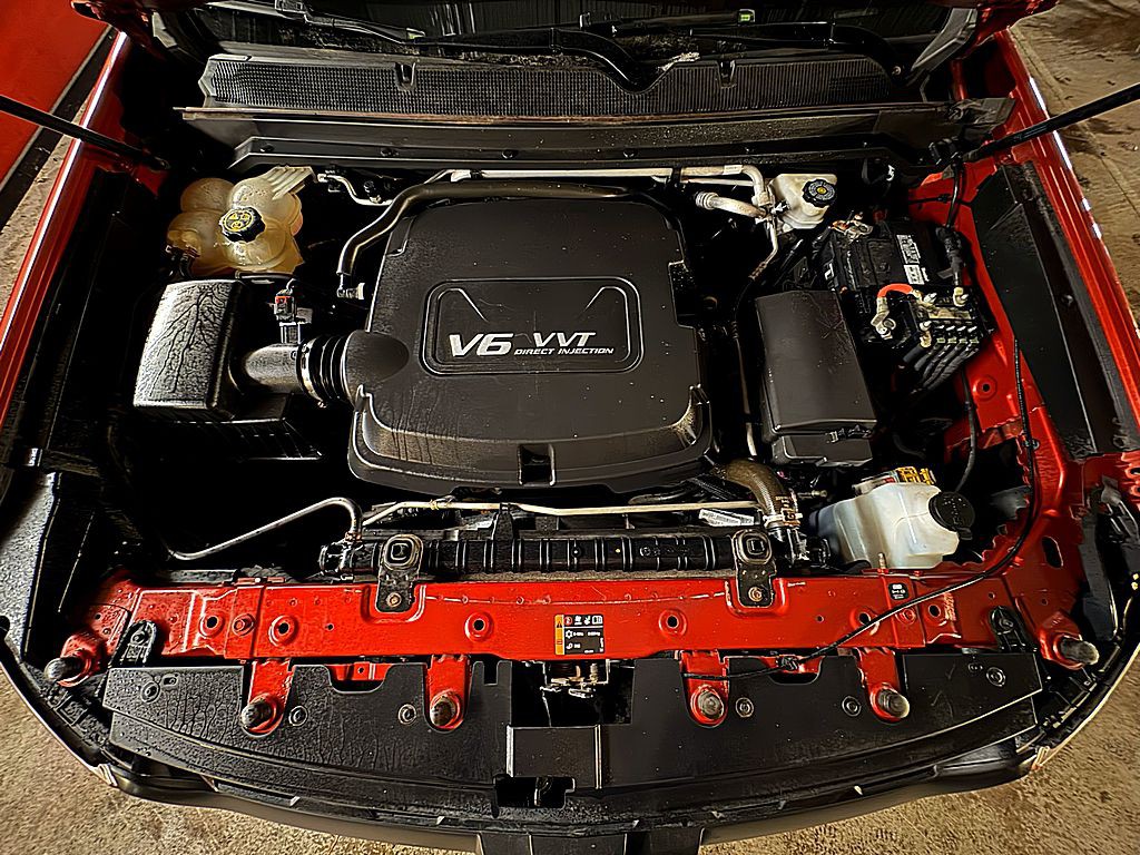 2016 Chevrolet Colorado Image 2