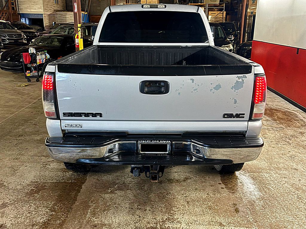 2003 GMC Sierra Image 6