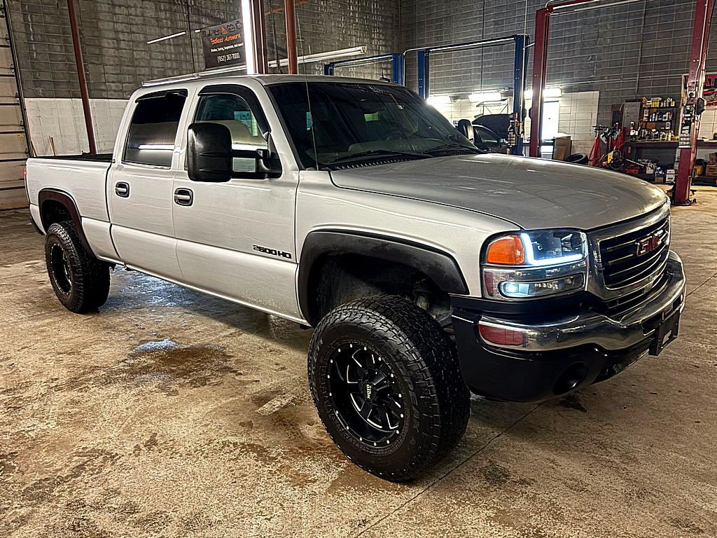 2003 GMC Sierra Image 8