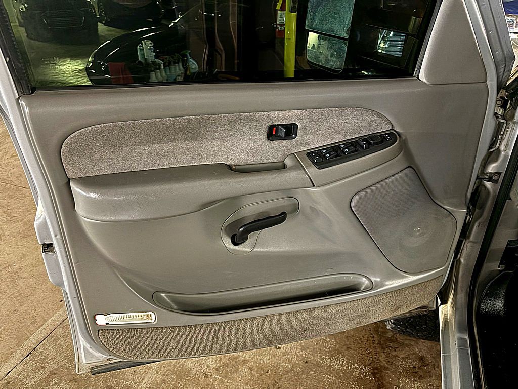 2003 GMC Sierra Image 18