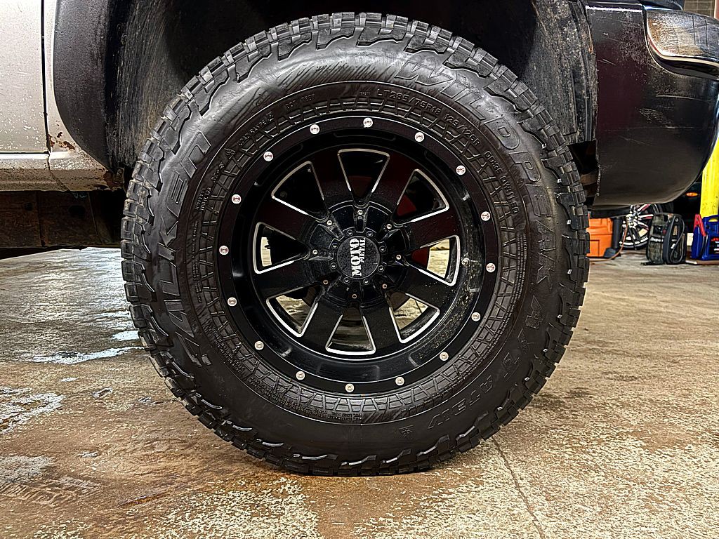 2003 GMC Sierra Image 24