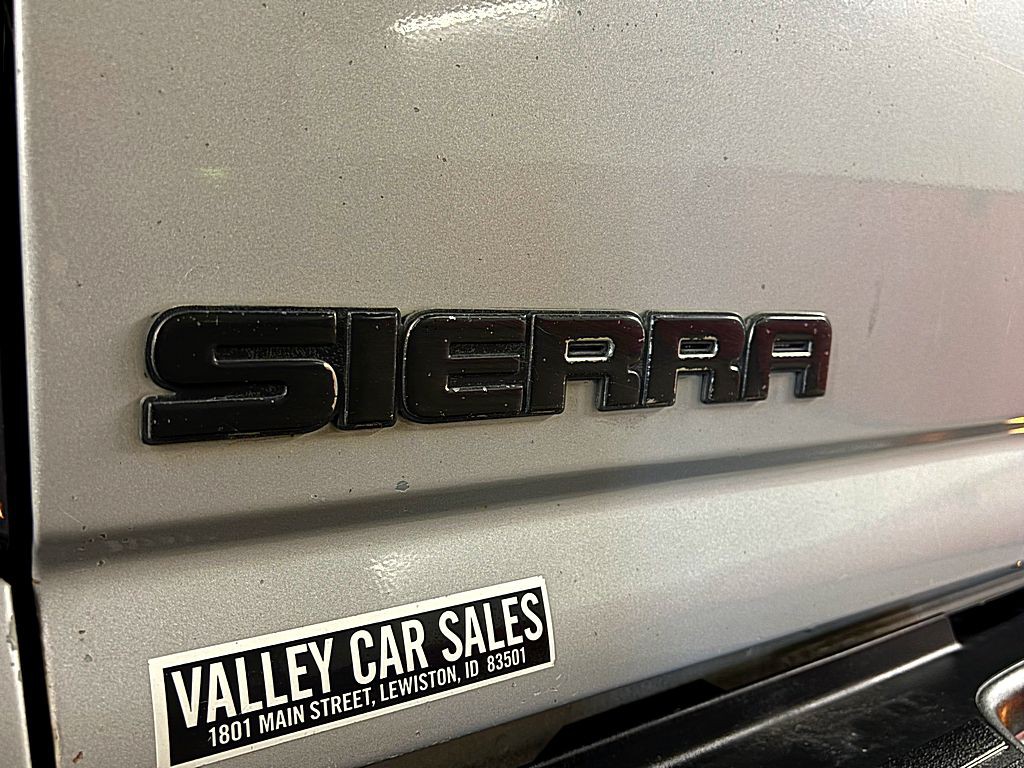 2003 GMC Sierra Image 27