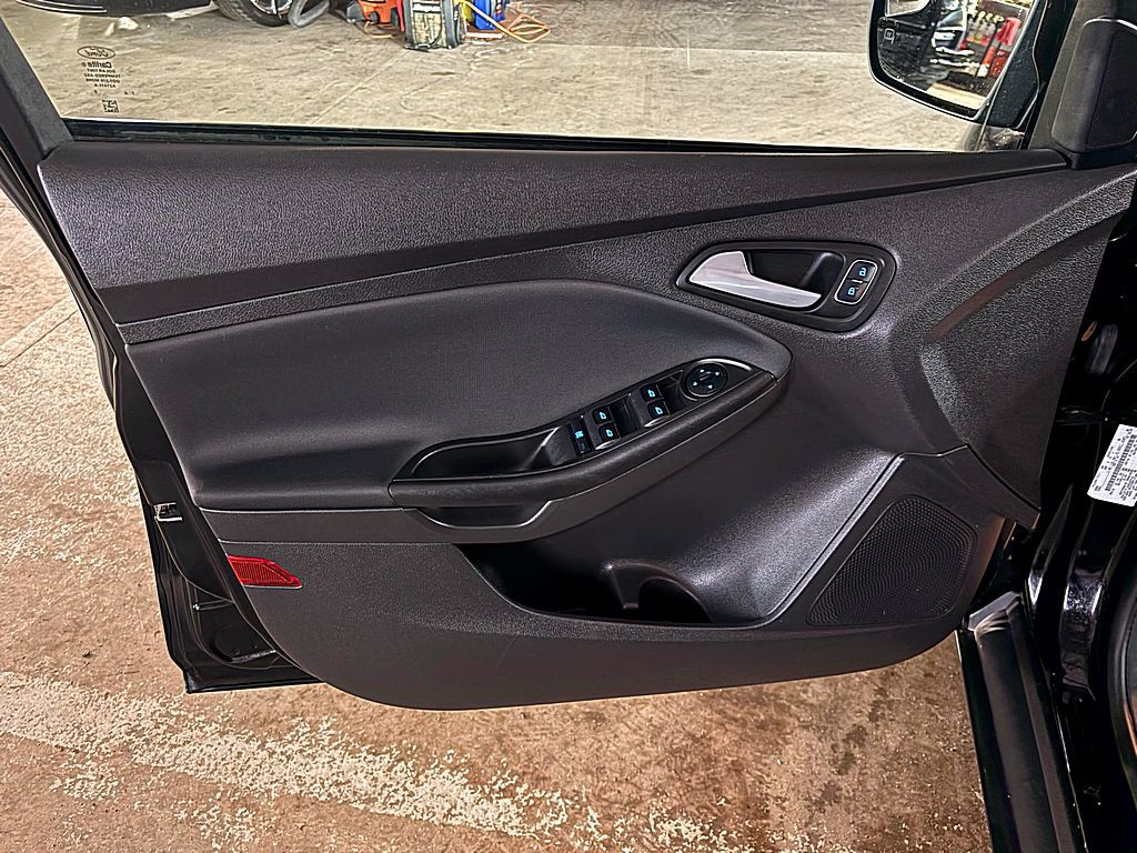 2018 Ford Focus Image 16