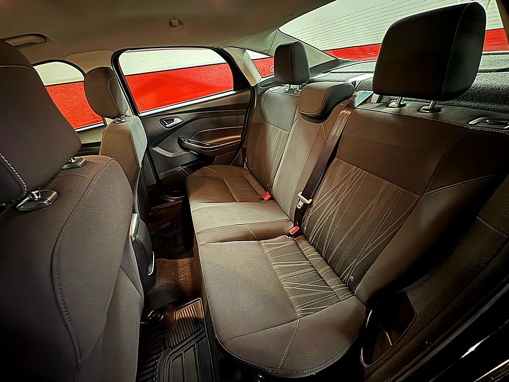 2018 Ford Focus Image 17