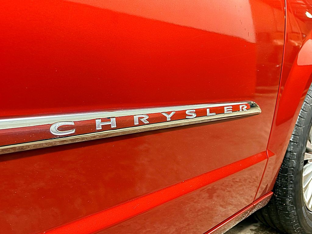 2016 Chrysler Town & Country Image 30