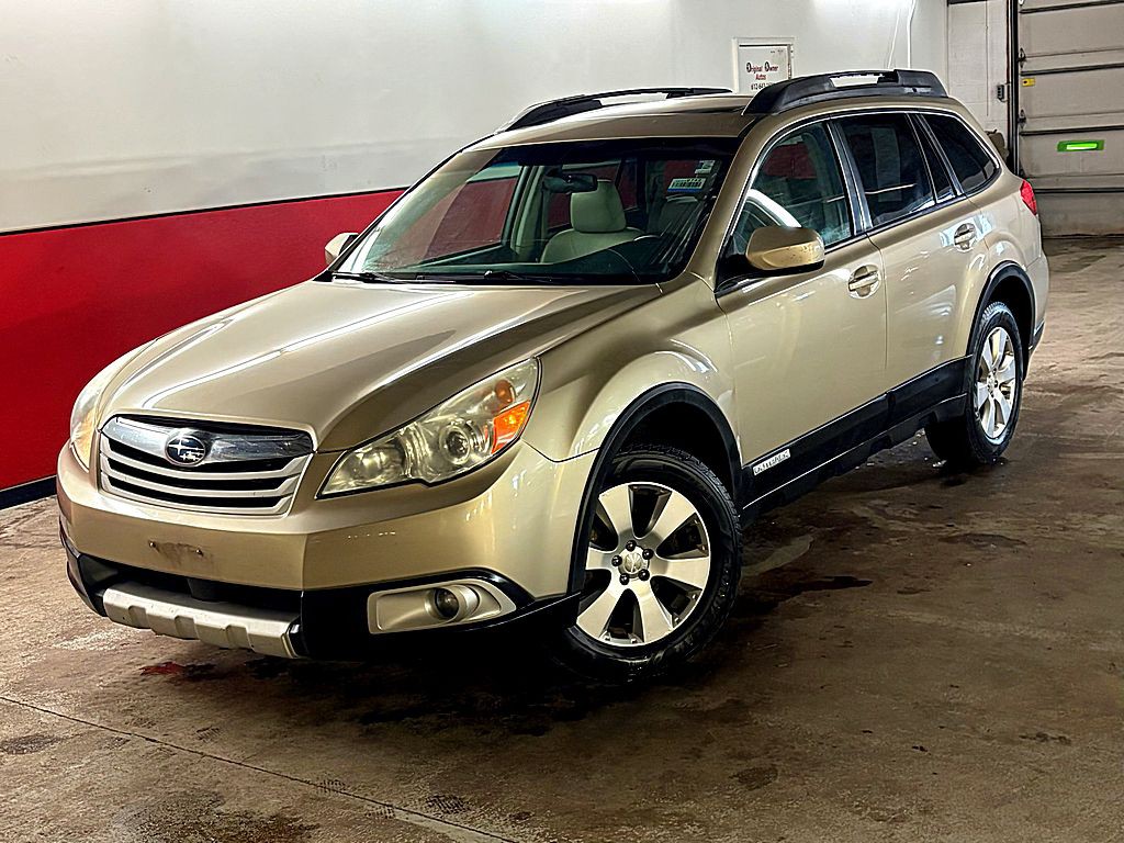 2010 Subaru Outback Image 1