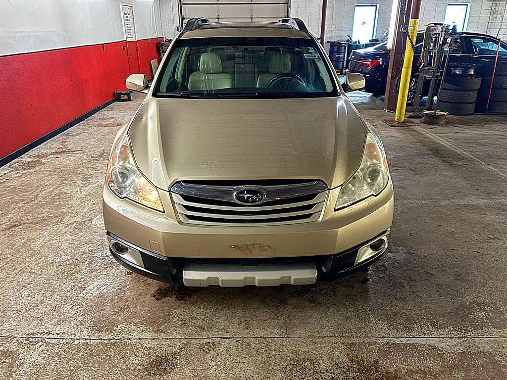 2010 Subaru Outback Image 9