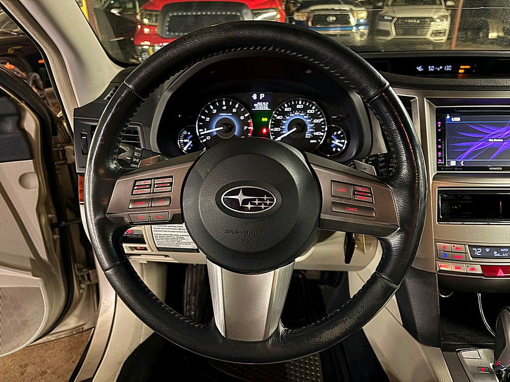 2010 Subaru Outback Image 11