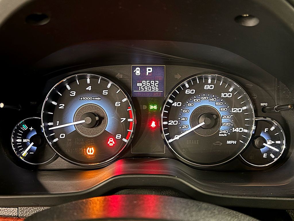 2010 Subaru Outback Image 12