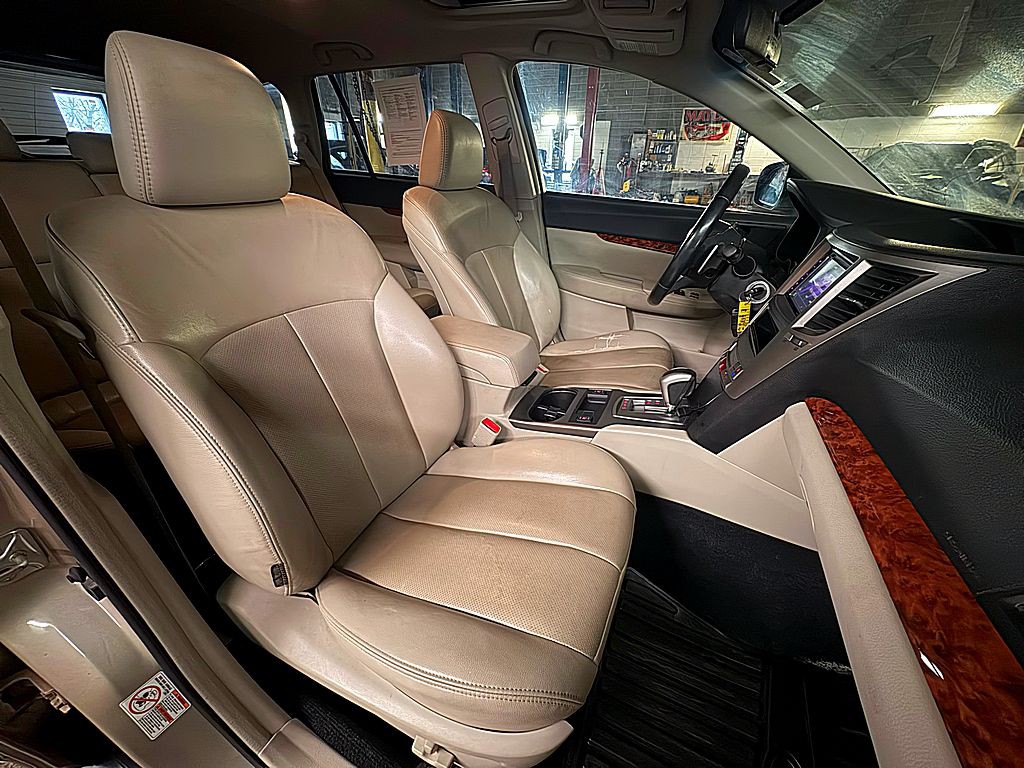 2010 Subaru Outback Image 21
