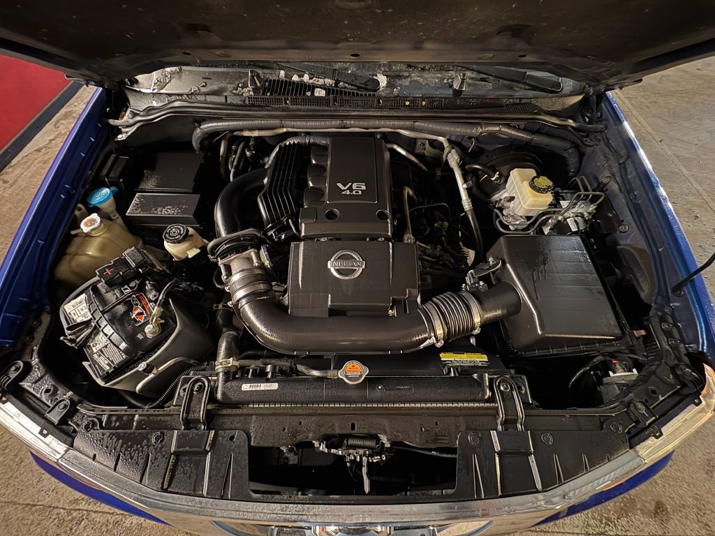 2014 Nissan Frontier Image 2