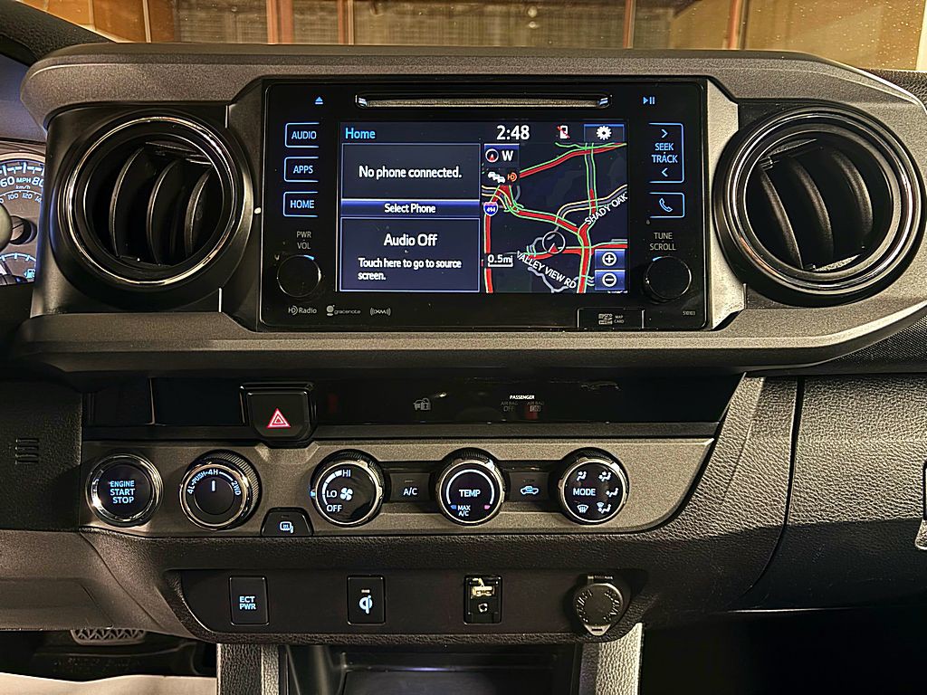 2017 Toyota Tacoma Image 13