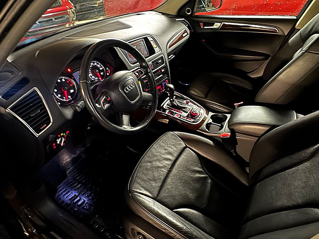 2010 Audi Q5 Image 10