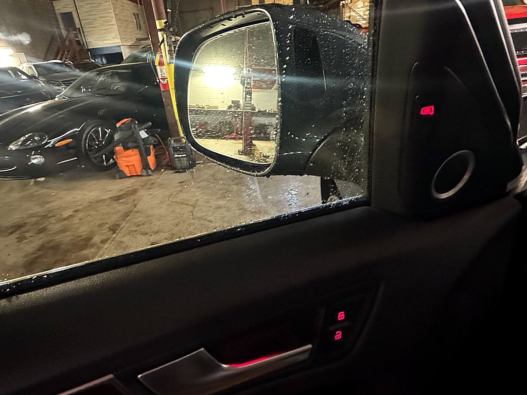 2010 Audi Q5 Image 11