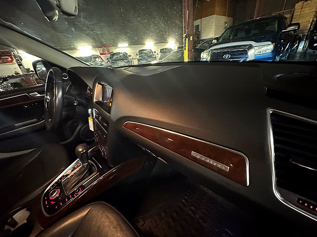 2010 Audi Q5 Image 24