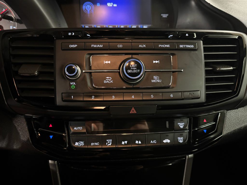 2016 Honda Accord Image 16