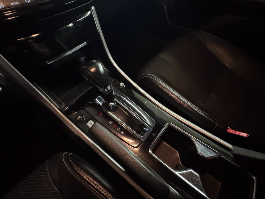 2016 Honda Accord Image 18