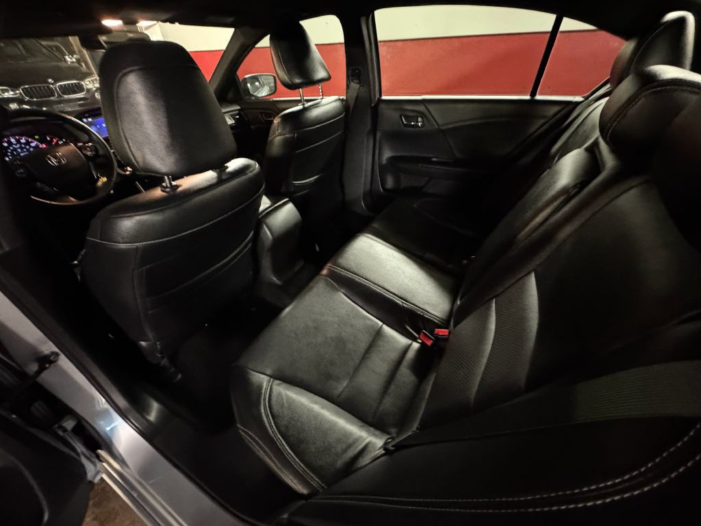 2016 Honda Accord Image 19