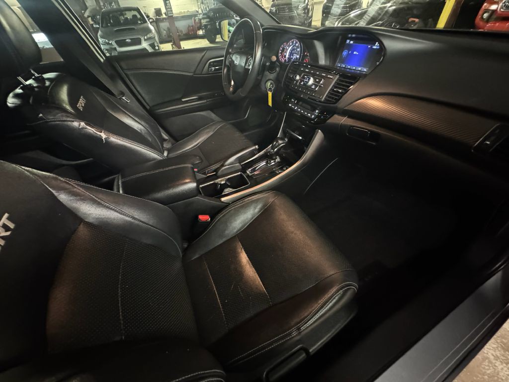 2016 Honda Accord Image 23