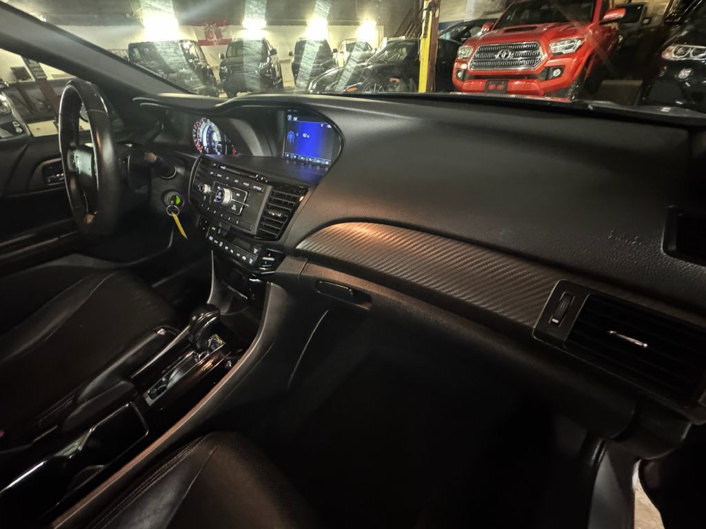 2016 Honda Accord Image 24