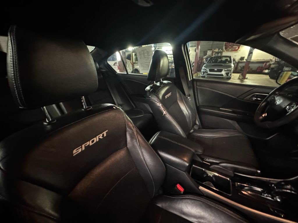 2016 Honda Accord Image 25