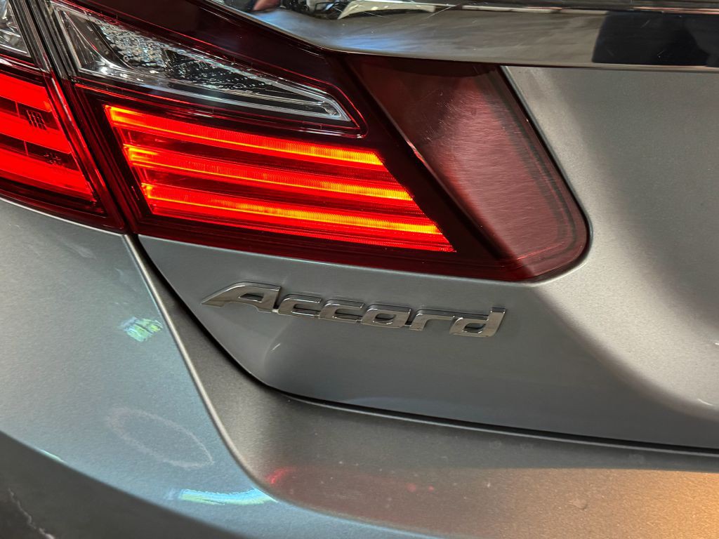 2016 Honda Accord Image 29