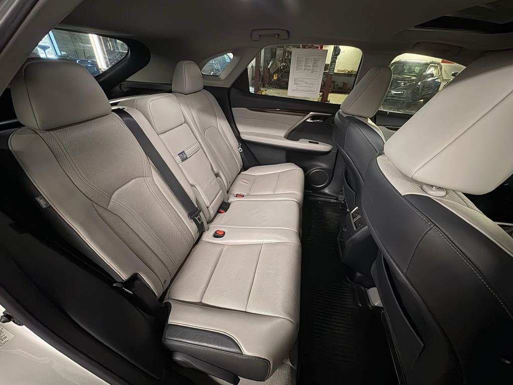 2017 Lexus RX Image 26