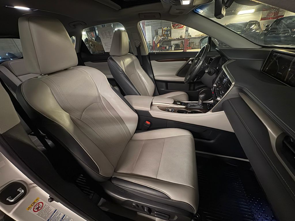 2017 Lexus RX Image 27