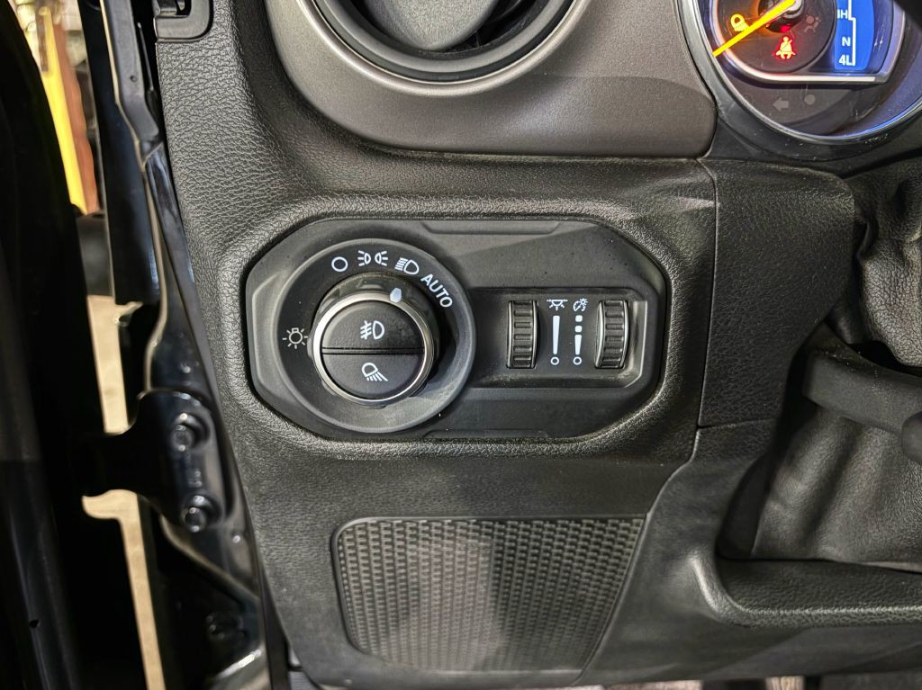 2020 Jeep Gladiator Image 16